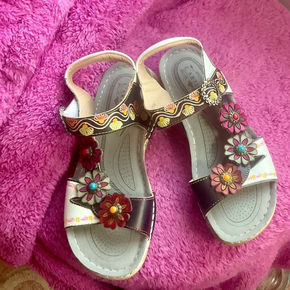Floral Woman’s Sandals with Adjustable Strap